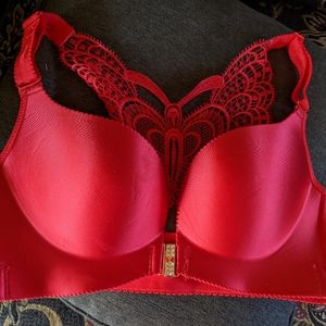 Ladies satin padded bra, size small
